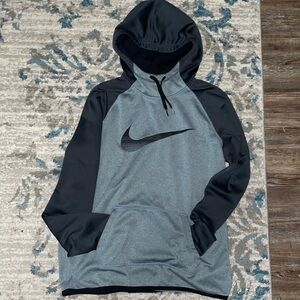 Nike Therma-Fit Pullover Hoodie with Swoosh Embellishment